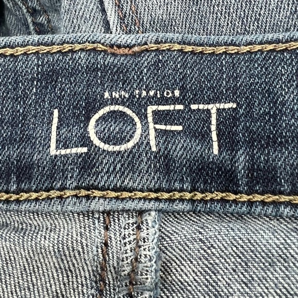 Ann Taylor LOFT Modern Skinny Fit Distressed Jeans Size 26 Women's - Picture 2 of 6